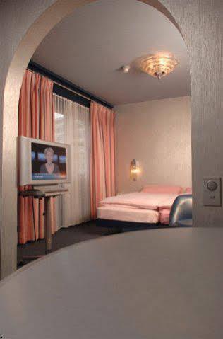 होटल Agora Swiss Night By Fassbind 4*